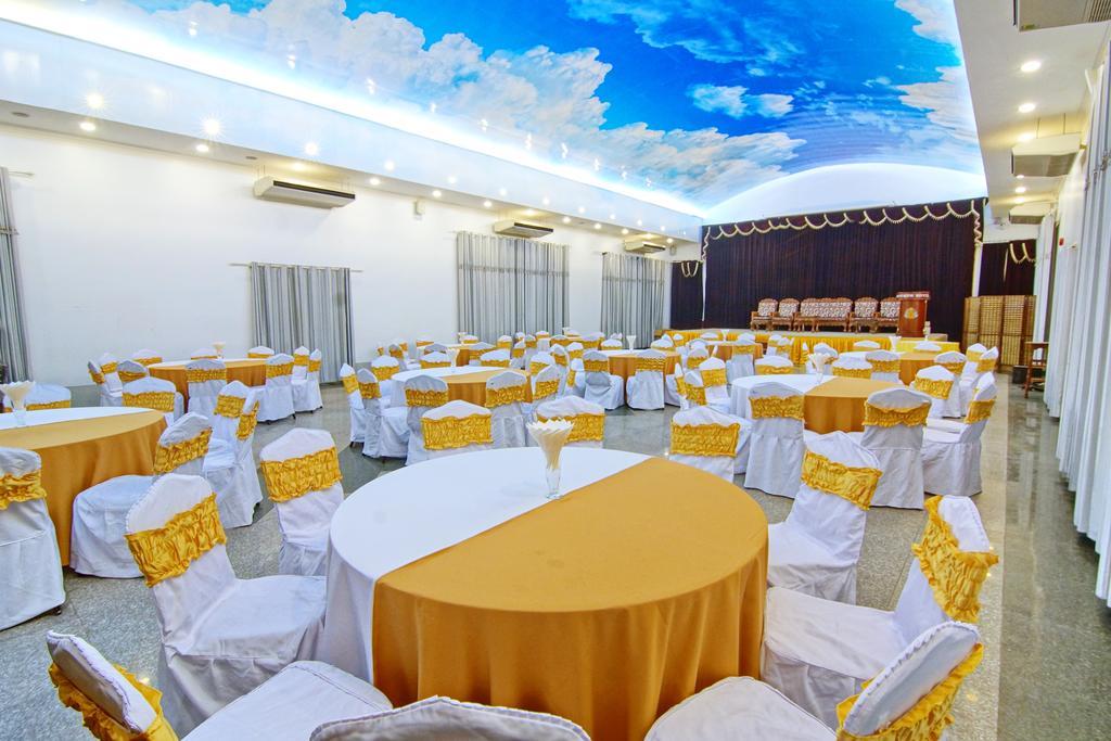 Triumph Hotel Мандалей Екстериор снимка