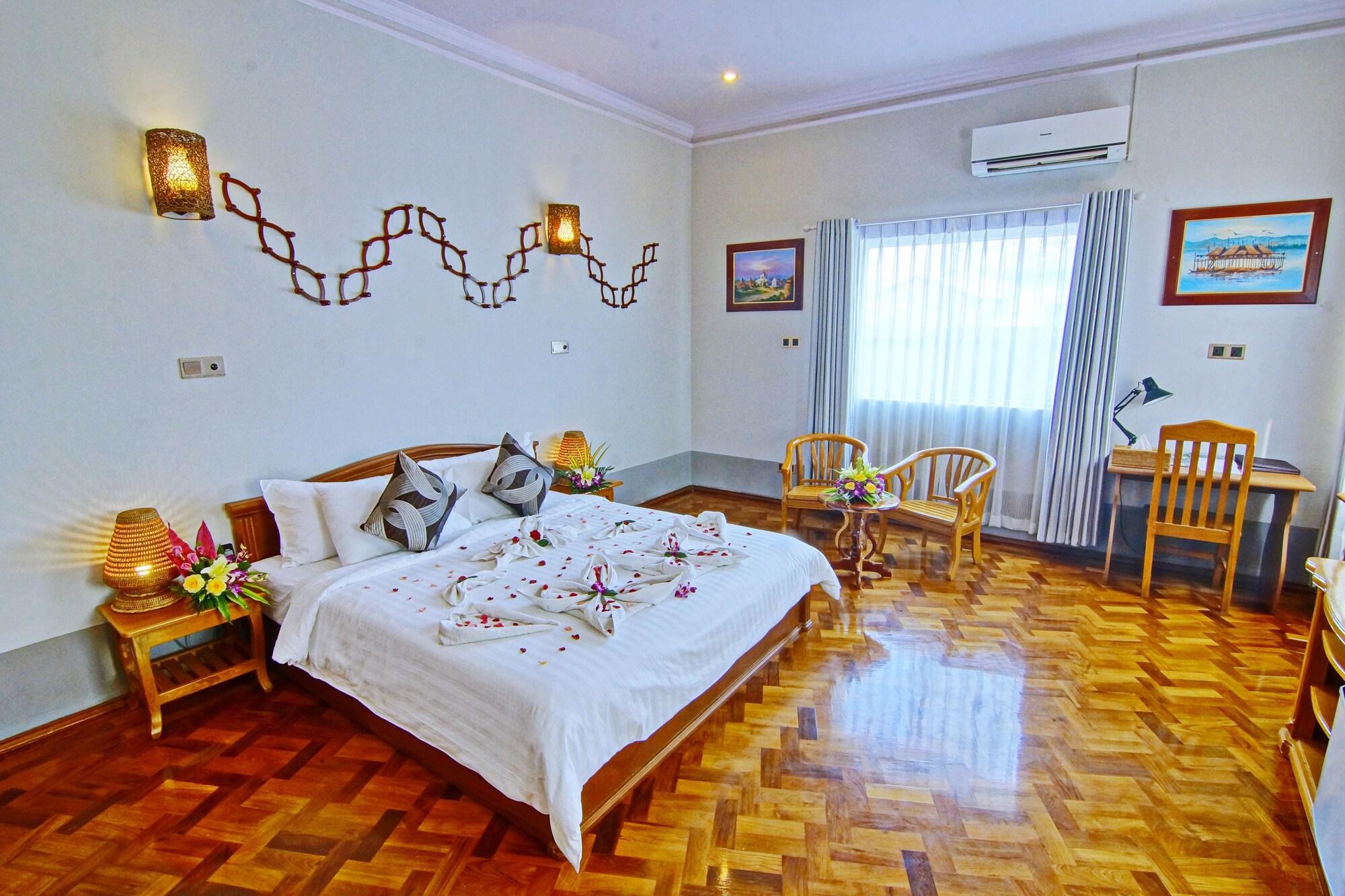 Triumph Hotel Мандалей Екстериор снимка