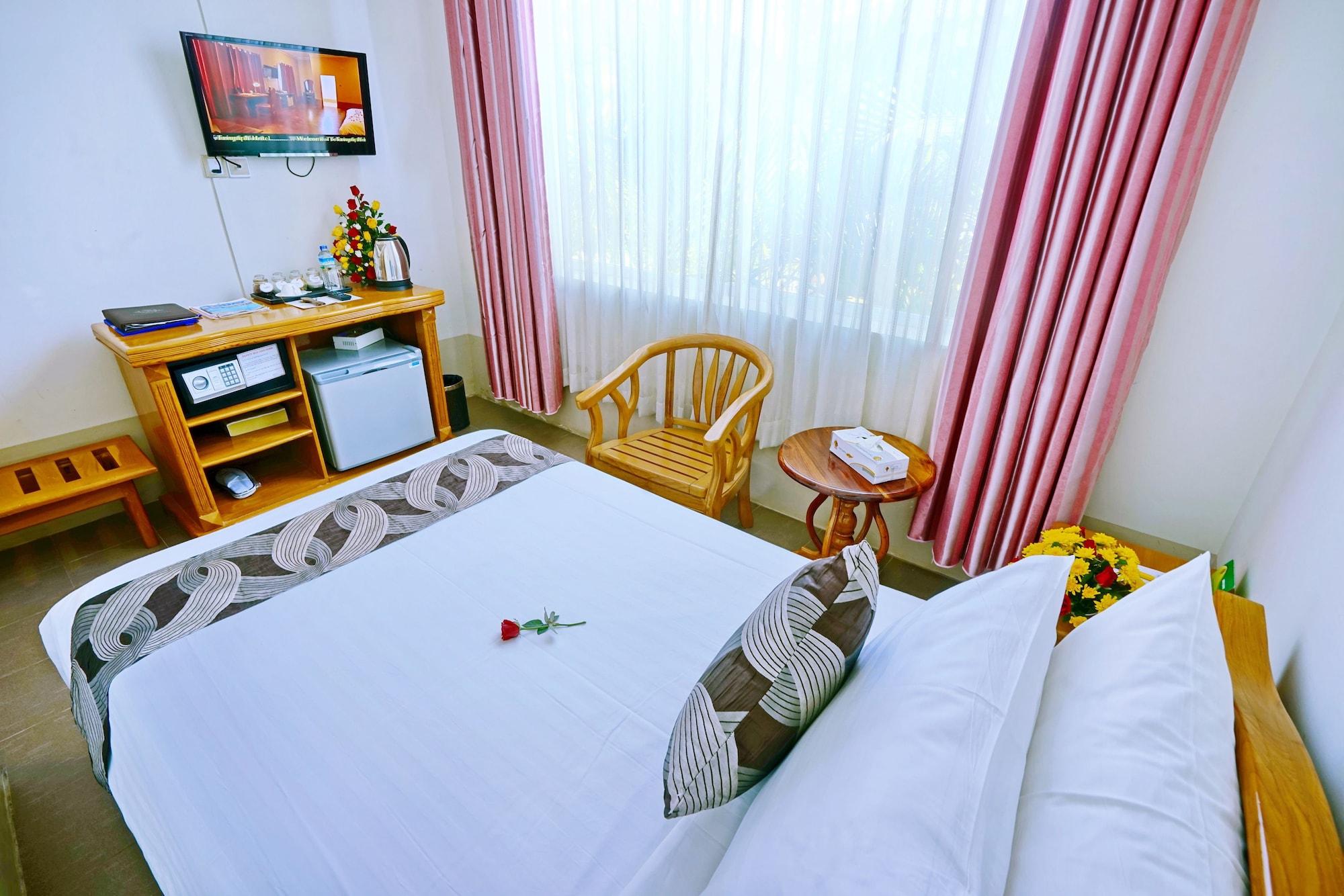 Triumph Hotel Мандалей Екстериор снимка