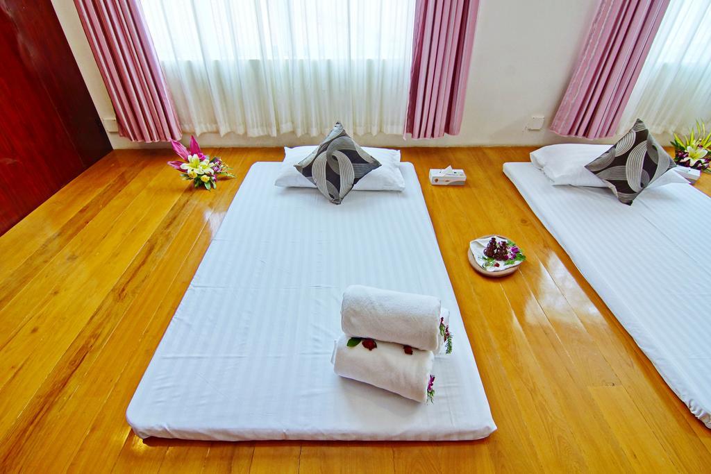 Triumph Hotel Мандалей Екстериор снимка