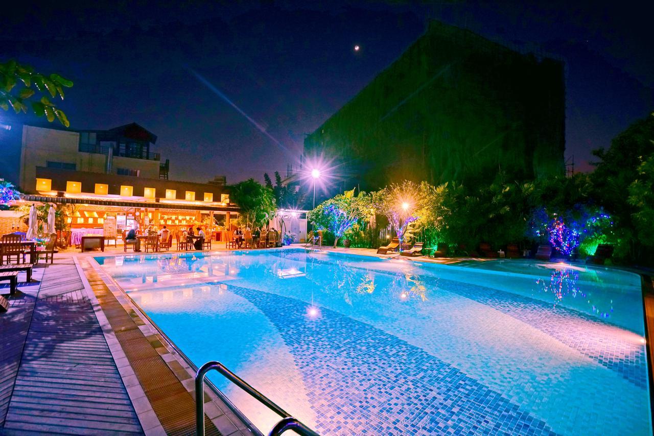 Triumph Hotel Мандалей Екстериор снимка