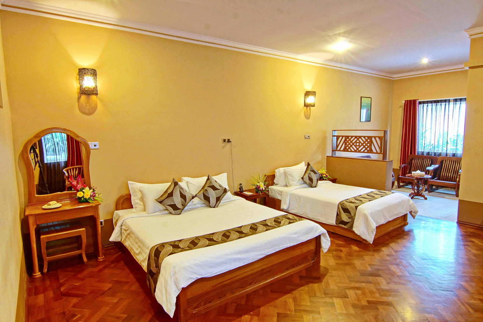 Triumph Hotel Мандалей Екстериор снимка