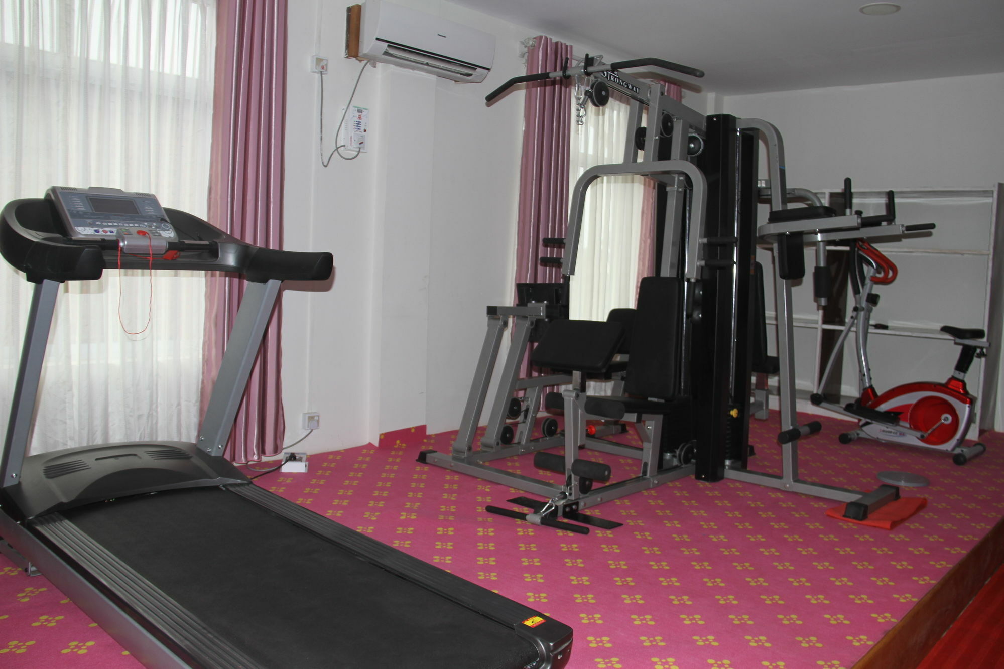 Triumph Hotel Мандалей Екстериор снимка