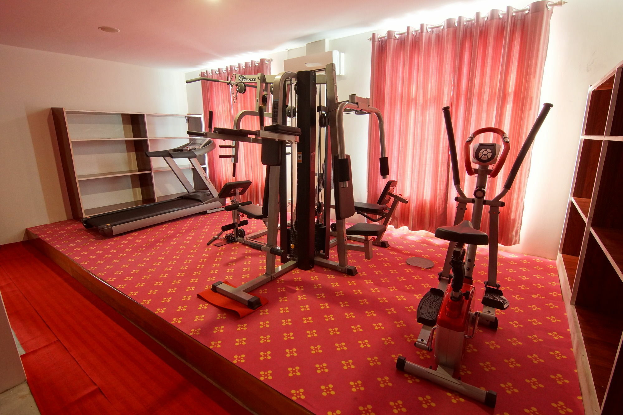 Triumph Hotel Мандалей Екстериор снимка
