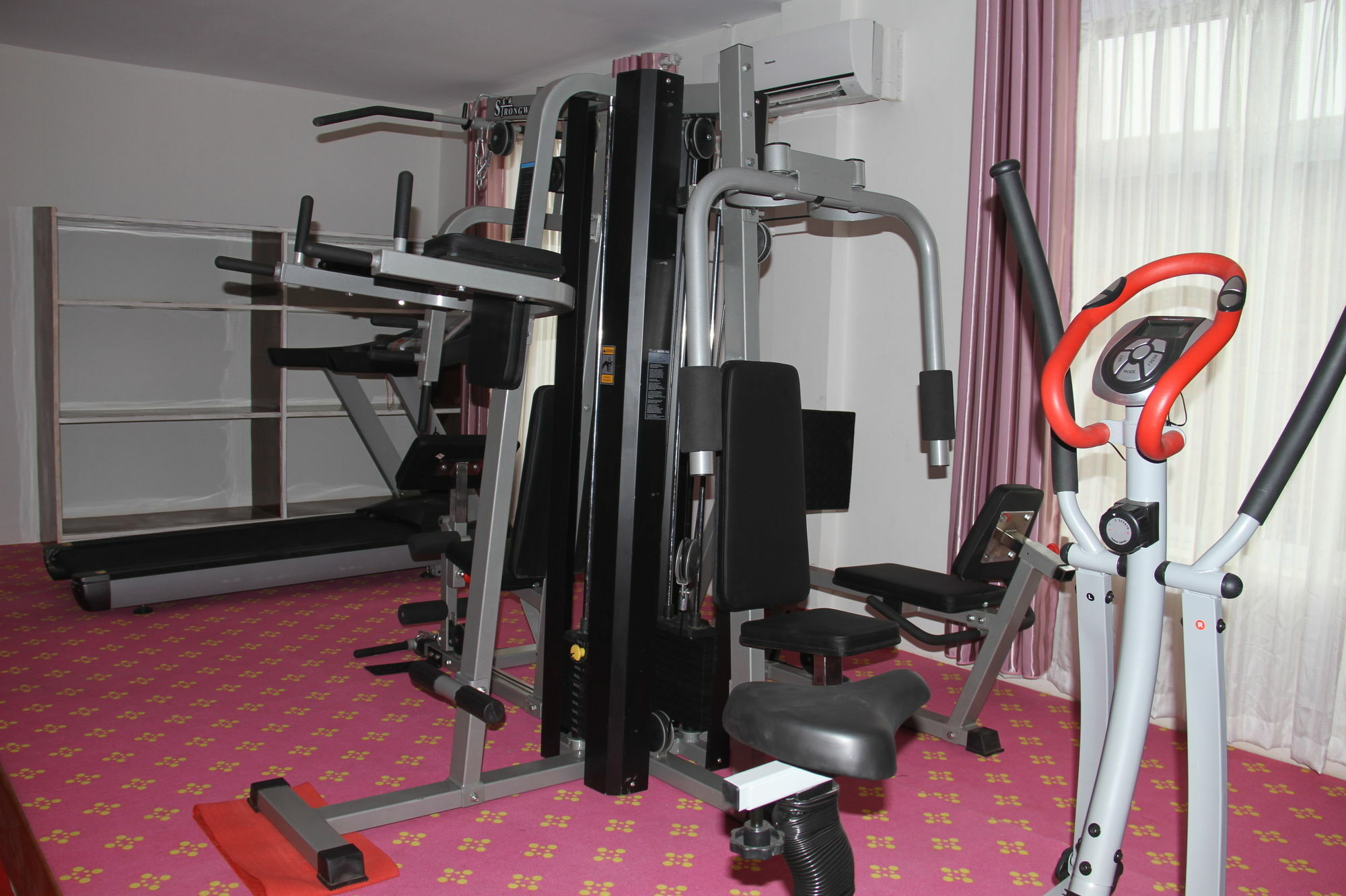 Triumph Hotel Мандалей Екстериор снимка